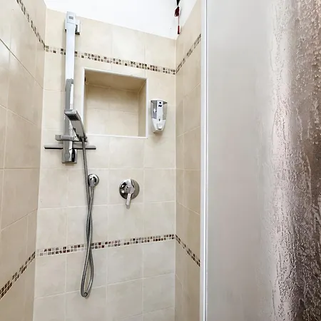 Casa Di Holly - Historic Charm - Italywego Apartment